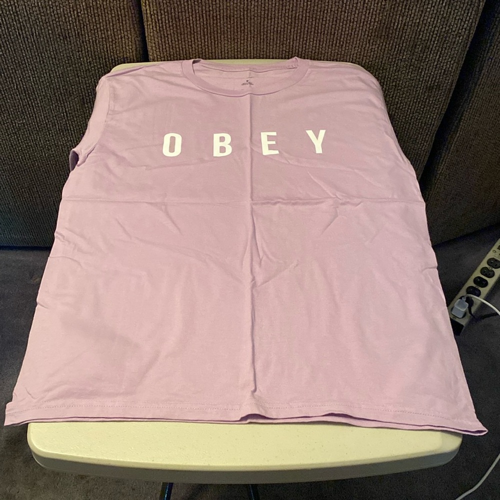 Obey short sleeve t-shirt. Size: M. Color: light purple